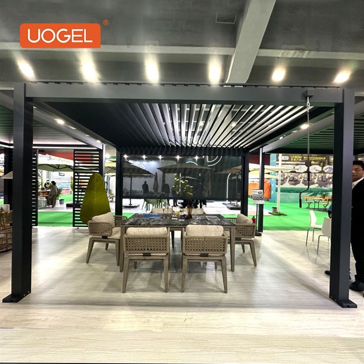 25.12.4-metal pergola with slatted roof-2